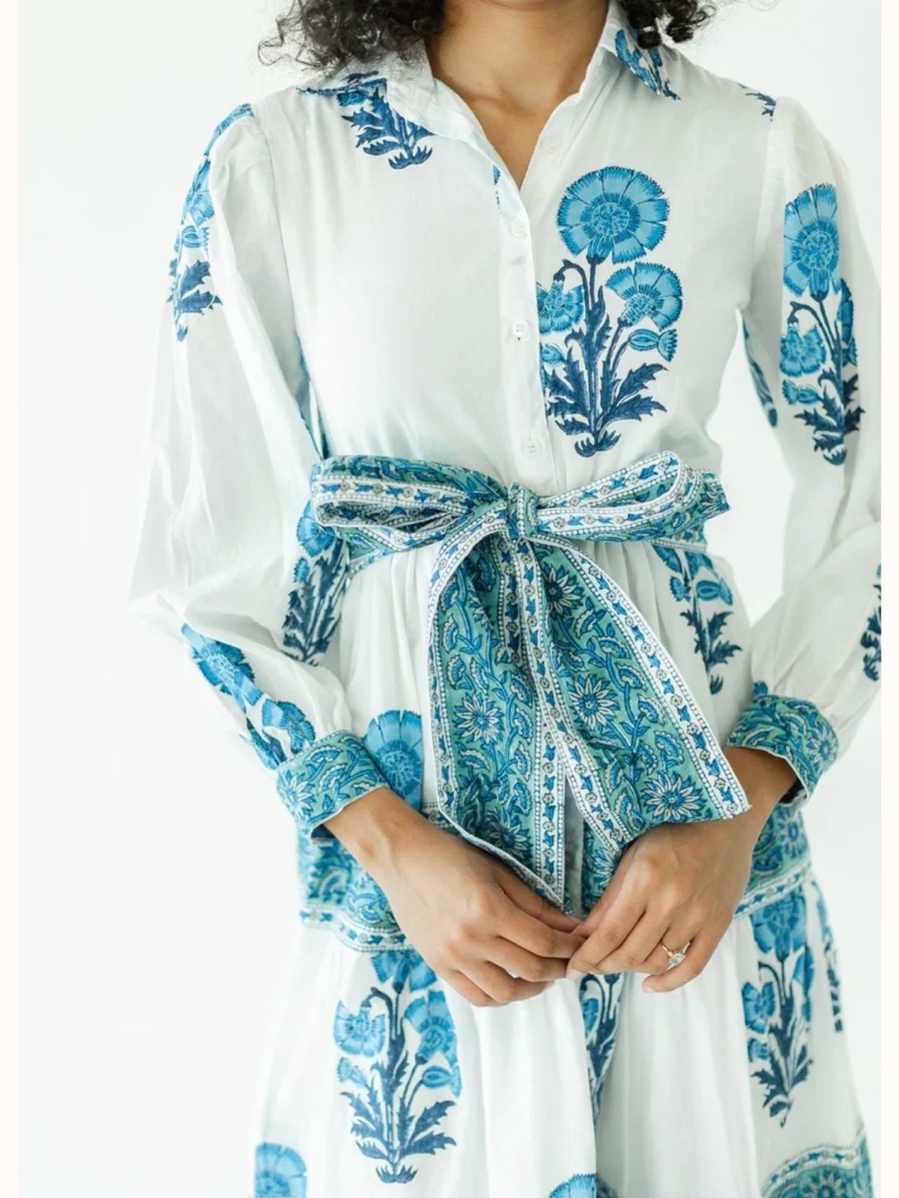 NWT- Victoria Dunn White Mini Dress with Blue Roses- XL